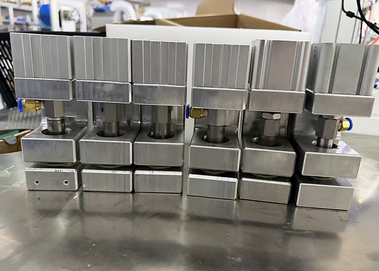 Pneumatic Punching Die 